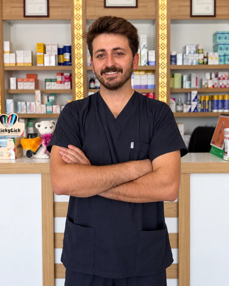 Halil Mergen, Veteriner Hekim, karşılama bankosunda